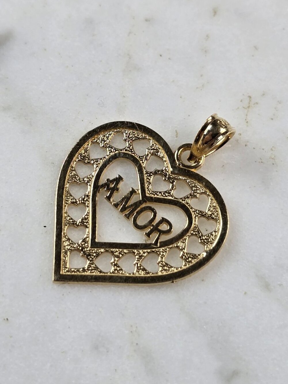 Womens Vintage Estate 14k Gold Love " Amor " Heart Pendant 1.0g E5136